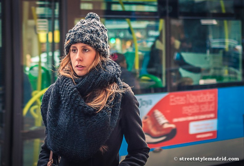 Muy abrigada ... y guapa también.