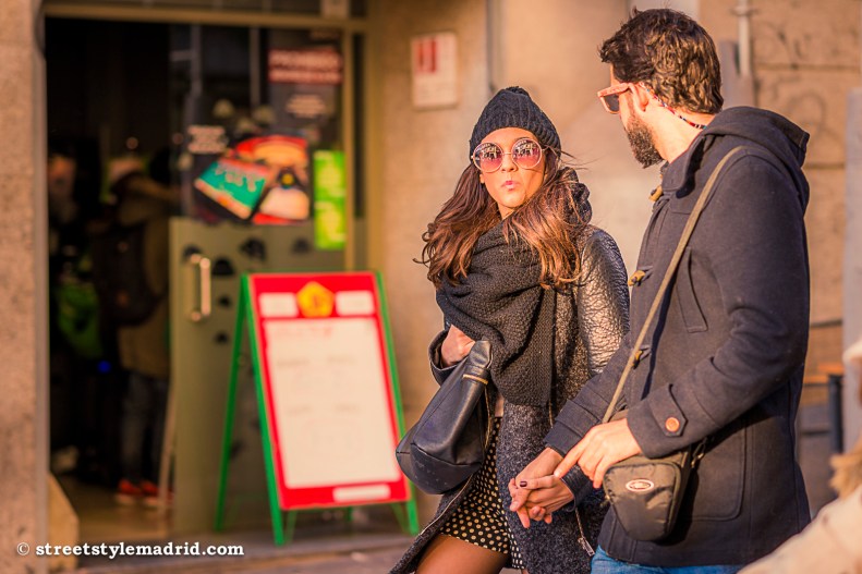 Gafas Vintage, bolso negro, street style madrid