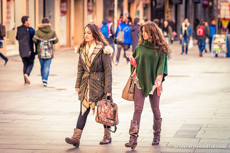 Poncho verde, megabufanda, street style madrid