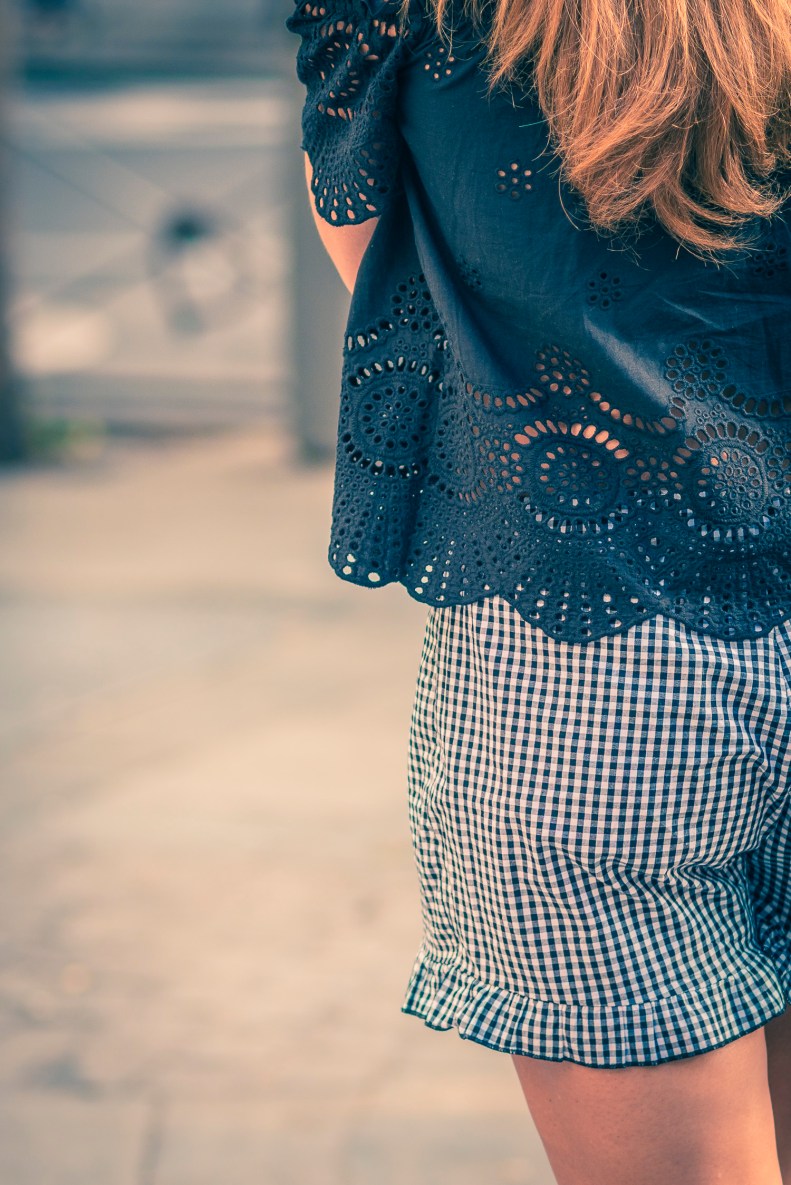 street style, madrid, moda, fashion, ootd, streetstyle, cuadros, shorts, azul, blue